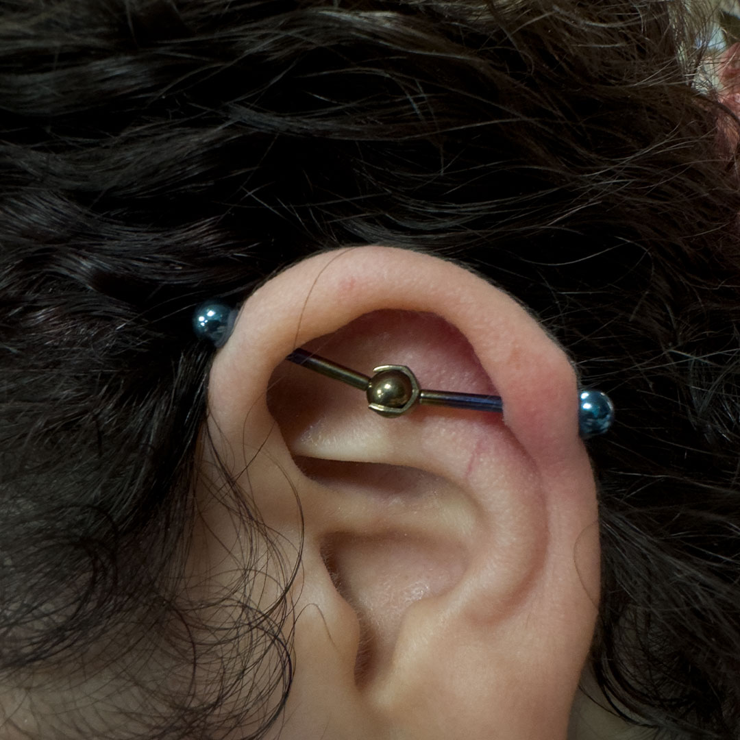Industrial piercing hecho