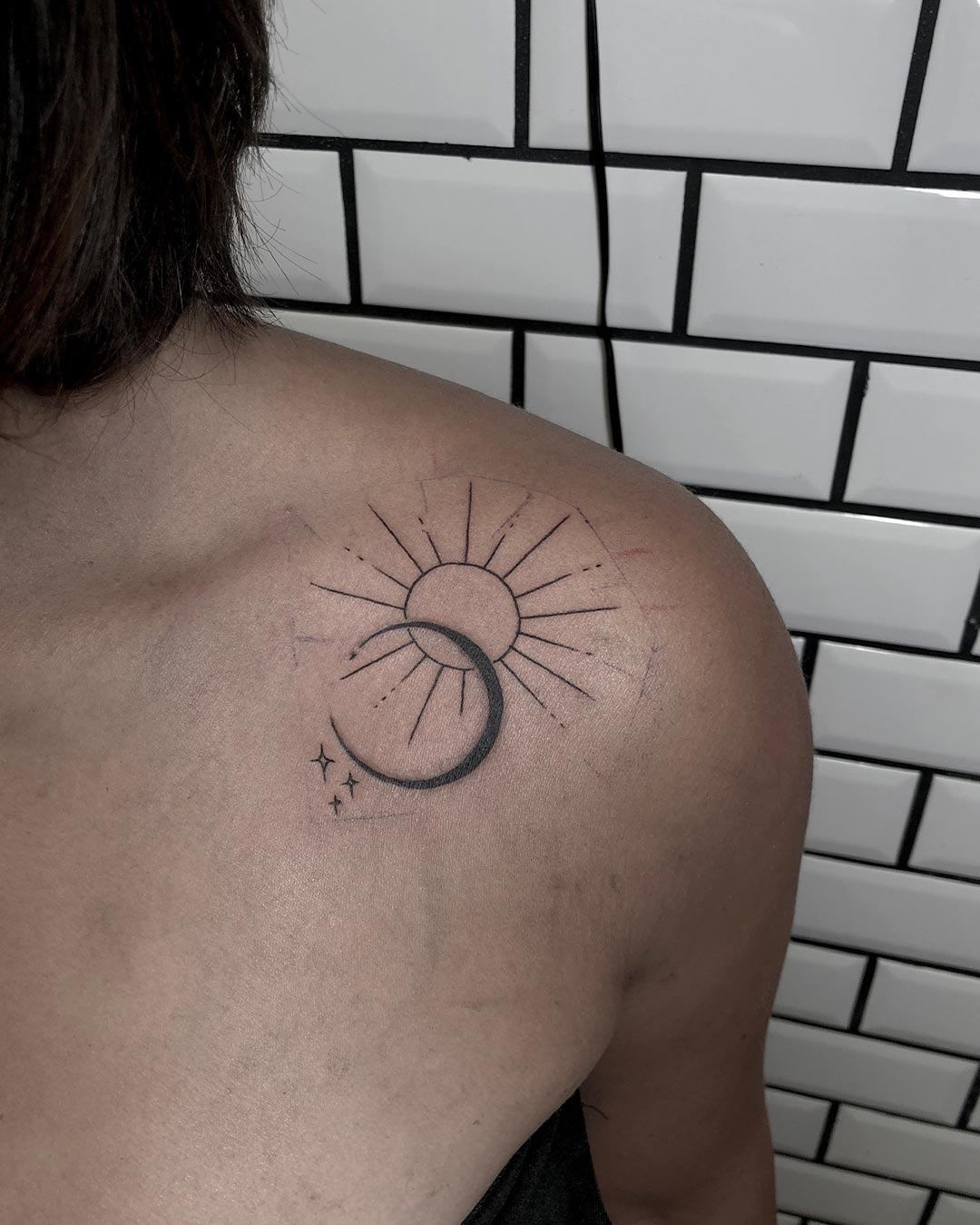 Crane-Tattoo-Piercing-Boutique-sol-luna-tatuaje-lineal