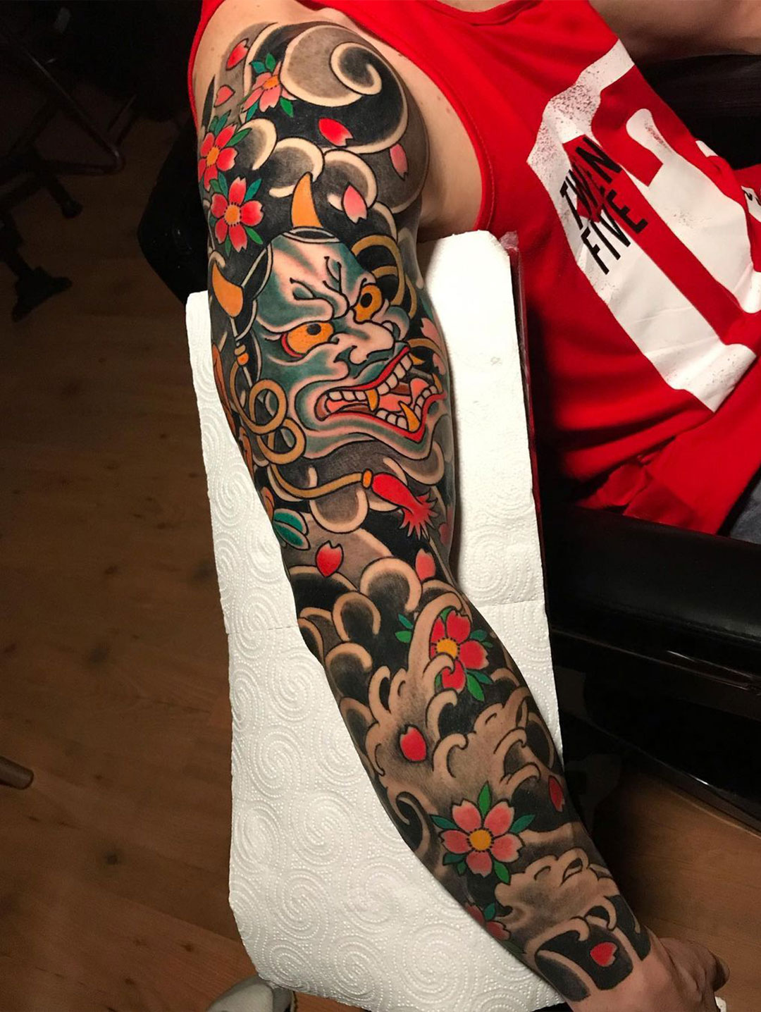 Crane-Tattoo-Piercing-Boutique-tattoo-tatuaje-maga-oni-tradicional-japones-Ariel-tatuador-mobile
